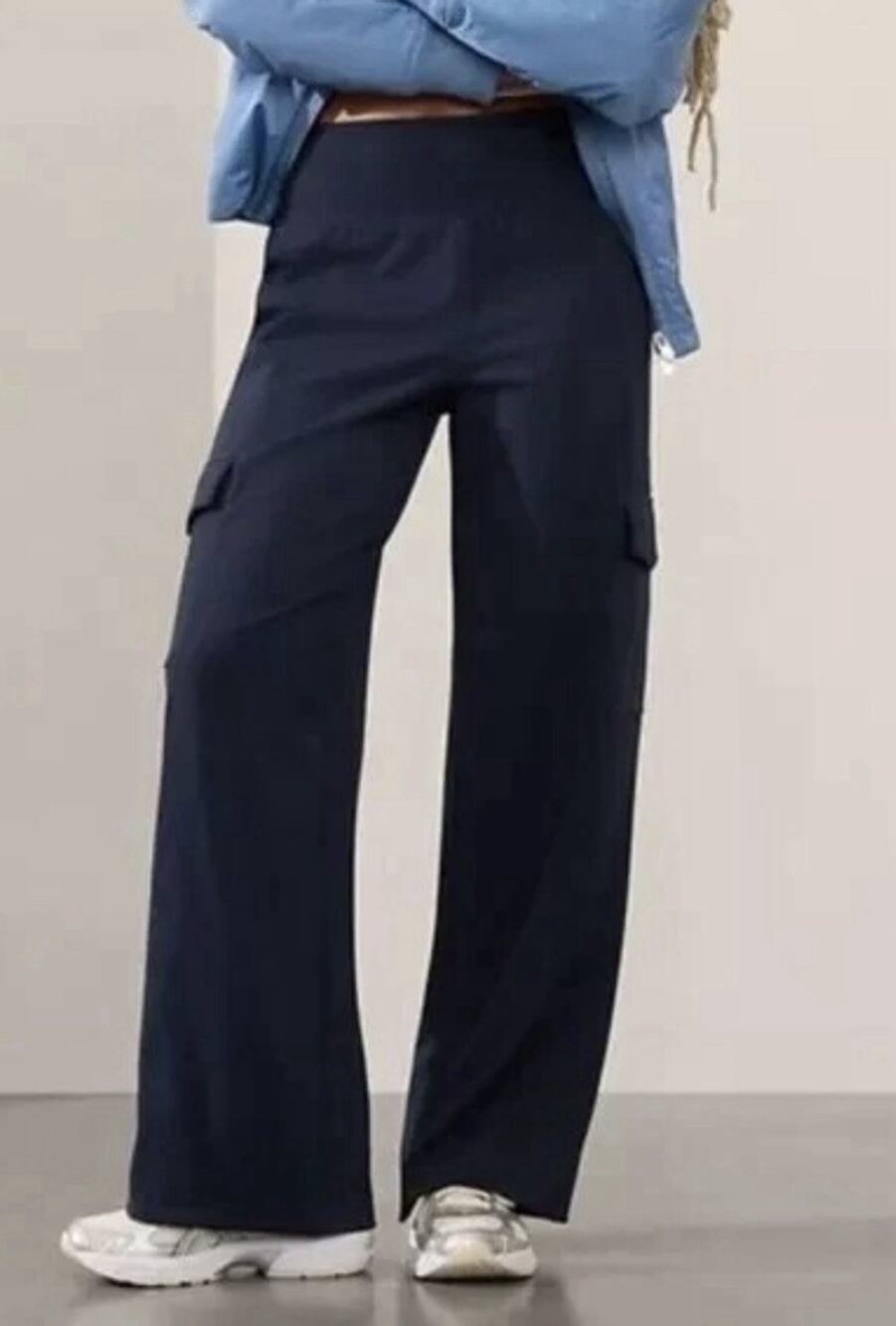 ATHLETA Venice Cargo Wide Leg Pant womens M Medium navy blue athletic vacation